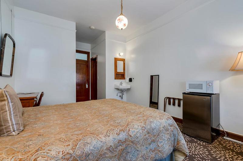 Ryan Hotel Уолъс Екстериор снимка