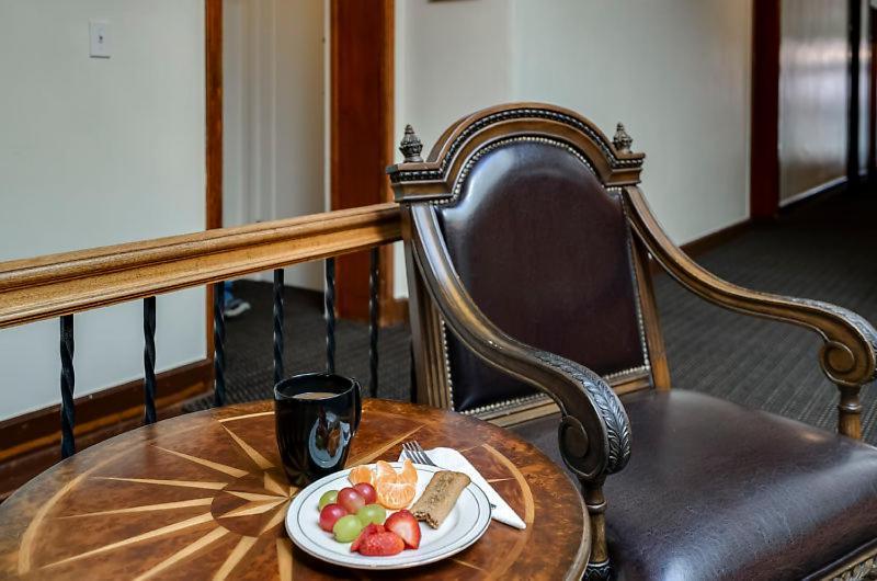 Ryan Hotel Уолъс Екстериор снимка