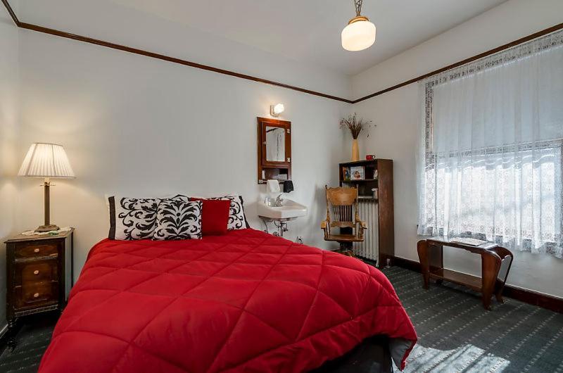 Ryan Hotel Уолъс Екстериор снимка