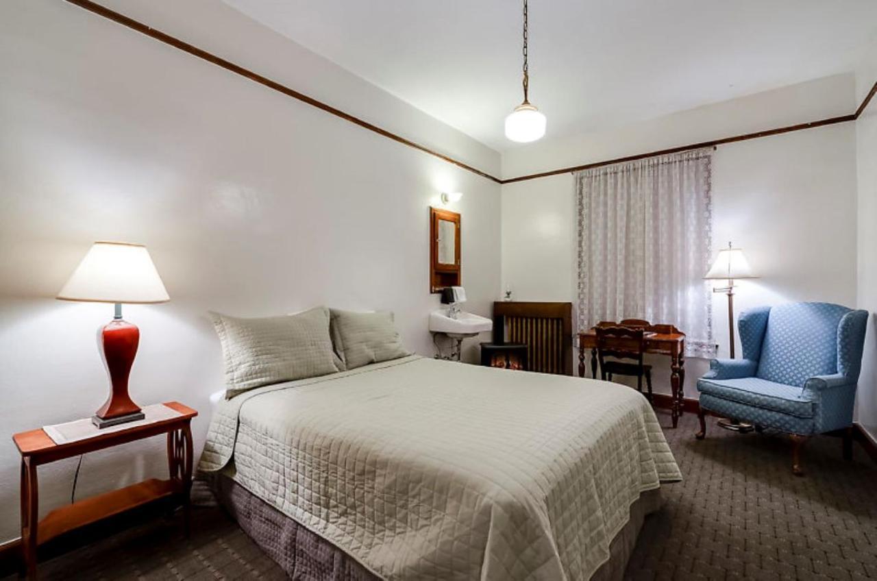 Ryan Hotel Уолъс Екстериор снимка