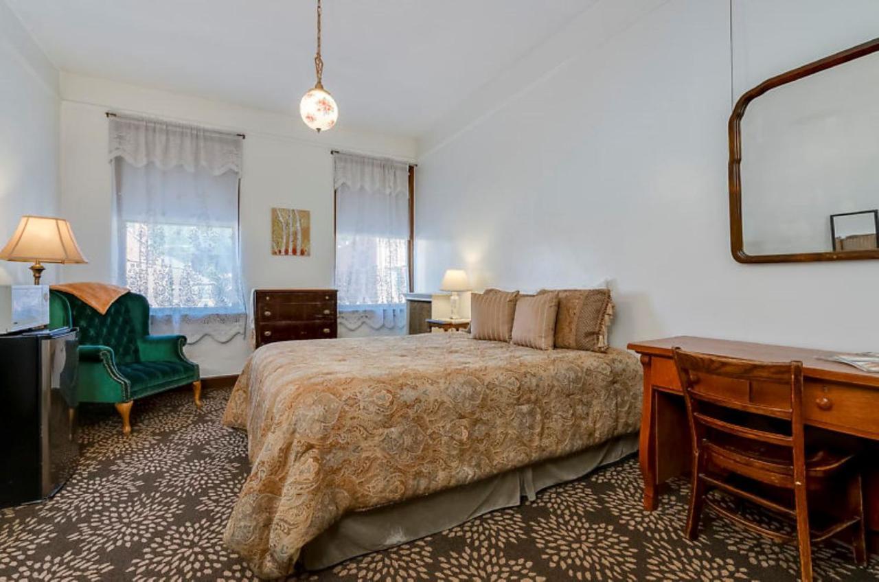 Ryan Hotel Уолъс Екстериор снимка